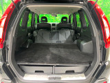 積み下ろしのしやすいデッキにはたっぷりと荷物を積み込んでいただけます。遊びから仕事まで、様々なシーンで頼れます♪