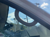 運転席乗降グリップ。つかみやすく、乗り降りもらくらくです.写真は、運転席側ですが、助手席側にもついています.
