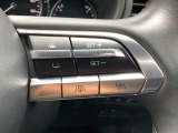 MRCC(マツダレーダークルーズコントロール)は先行車との車間を維持しながら追従走行を行い、長距離でのドライバー負担を軽減させてくれます。