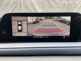 狭い場所での駐車やすれ違いなどでより的確な運転操作に役立つ360&deg;ビューモニターが装備されています。
