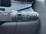 インテリジェントオートライトシステム。ハイビームアシストは前方用察知カメラで、対向車のライト、道路周辺の明るさを察知。手動で切り替えるわずらしさを軽減します。