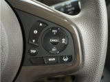 ◆アダプティブクルーズコントロール◆予め設定した車速内でクルマが自動的に加減速。前走車との適切な車間距離を維持しながら追従走行します。【LKAS】車線維持支援システムでステアリング操作を支援。
