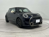MINIならではの楽しさと、ガソリンエンジンならではの軽快で気持ちの良い走りをお楽しみいただけます。