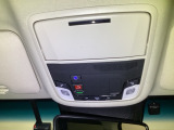 Honda CONNECTサービス対応車です。Honda CONNECT用緊急通報ボタン/トラブルサポートボタンが付いています。