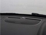 【harman/kardon】世界のオーディオファン垂涎のプレミアムサウンドシステムを搭載。原音に近い音場空間を忠実に再現。乗る人すべてに最良の音響体験を提供します。