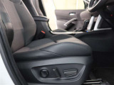 パワーシート搭載。微妙な調整が手軽にでき、ピッタリなポジションで運転することが可能です。