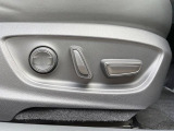 【パワーシート】スイッチ一つで簡単にシートの微調整が可能!電動だから力もいりません!快適なシートポジションにセットして、快適なドライブをお楽しみください。