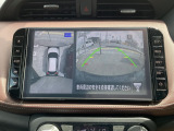 車両を上から見ているようなアラウンドビューモニターの映像をナビゲーション画面に映し出してくれるので、小さなお子様や障害物を確認できます。運転のしやすさはもちろん、事故防止にも役立ちます!