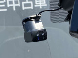 ドライブレコーダー搭載車。運転中の映像をしっかり録画します。リヤの映像も録画可能となってます。