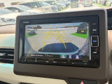 バック駐車が苦手な方や、初めてのお車で不安な方でも後方をナビ画面に映してくれるので、ラクラク停められます。
