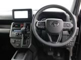 運転席廻りです。