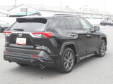 展示されているお車は全台1年間のトヨタロングラン保証が付いて参ります。最長3年間の保証をお付けすることも可能ですので、どのエリアに住むお客様でも安心して保証をお受けすることができます!