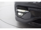 フロントフォグランプ、オプションのLEDデイライナー