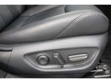 ■電動パワーシート■ 電動でシートポジションを微調整できます。貴方に合った運転姿勢ができます。