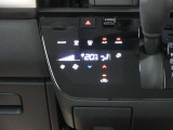 オートエアコンで快適温度を自動で保ってくれます!タッチパネルでネイルつけてても操作しやすいです