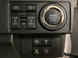 リヤのスライドドアを電動で開閉することが可能になっています☆運転席からもリモコンキーからもドアのハンドルからも開閉が可能です☆