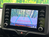 【バックカメラ】駐車時に後方がリアルタイム映像で確認できます。大型商業施設や立体駐車場での駐車時や、夜間のバック時に大活躍!運転スキルに関わらず、今や必須となった装備のひとつです!