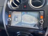車を真上から見ているように、周囲の状況を把握しながら安心して駐車が行えるアラウンドビューモニター装備!