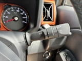 オートライト機能付きです♪またハイビームアシストで、先行車または対向車や周囲の明るさなどに応じ、自動的にハイビーム(上向き)とロービーム(下向き)を切り替えます♪