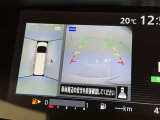 後方の見える安心をお届けするバックガイドモニター付:バックするときのアシストラインもあって楽々バック!車庫入れや縦列駐車をサポートし、苦手な駐車も安心です!今やもう手放せない装備ですネ♪