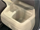【ドリンクホルダー】ハンドルの右側にはドリンクホルダーが付いています。ちょうど手の届く所にありますので、とっても便利です♪