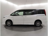 リヤ5面はプライバシーガラス☆強い日差しや車外の視線から室内を守ってくれます。