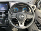 周囲が広く見わたせて運転しやすく室内も広々★