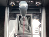 アクセルペダルを踏み込む量や速さに応じて変速パターンをし、人馬一体の運転感覚を発揮してくれる6速オートマ!