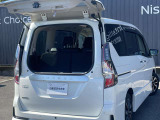 人気のデュアルバックドア☆後ろの狭い駐車場でも荷物の載せ降ろしがスムーズです♪