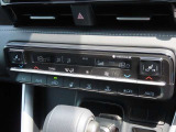 デュアルオートエアコン搭載☆運転席と助手席でエアコンが独立しているのでドライバーも同乗者もより快適にドライブができます♪