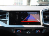 バックカメラ駐車時、後退時に後方を確認する事ができる安全快適装備になります映像だけでなくセンサーにより障害物の距離もドライバーに直感的に伝えてくれる機能になります。
