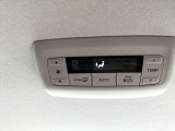 後部座席用のエアコン操作部です。前席と分けて自由に温度を設定していただけます。