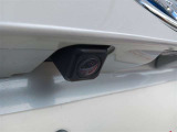 バックカメラが付いているので後方確認が非常にしやすいです。今や運転初心者も熟練者も必須装備!ついていて損はないですね♪