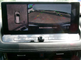アラウンドビューモニター。空の上から見下ろすような視点でスムース駐車。