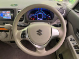 インテリアに合わせたデザインのステアリングは、運転される方のことも考え、運転しやすい形状、大きさです。是非一度、実際に触ってお確かめください。