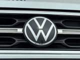VOLKSWAGENのエンブレムにはセンサーが内蔵されています。