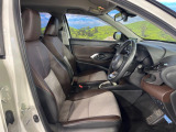 運転席シート廻りは使用感も少なく、良好な状態となっています。前オーナー様が丁寧に使っていたことがよくわかりますね。