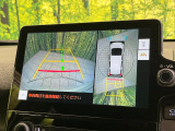 【パノラミックビューモニター】専用のカメラにより、上から見下ろしたような視点で360度クルマの周囲を確認することができます☆死角部分も確認しやすく、狭い場所での切り返しや駐車もスムーズに行えます。