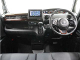 ◆インテリアパネル◆視界広々で非常に運転しやすくロングドライブでも疲れを感じさせないすっきりとまとまったインパネ周りです。