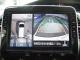 アラウンドビューモニターが駐車をアシスト☆4つの高解像度カメラで車の周囲を撮影。ミニバン、SUVなどの死角の駐停車も驚く程楽です!バックカメラは、車庫入れの時は勿論、後方の安全確認もできて安心です♪