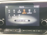 【メーカーナビ】9インチの大画面モニターを搭載し、Apple CarPlayへのワイヤレス接続やAndroid Autoにも対応。