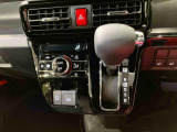 納車前にはプロのメカニックが、各部の点検を行います。ディーラーにしか出来ない品質、そしてサービスできっと満足していただけると思います!