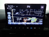 ホンダ純正ナビなのでダッシュボードにスッキリと収まっています。土地勘の無い所でも道に迷わず安心ですね!。AVも色々視聴できるのでドライブも楽しくなりますよ!