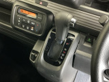 発進時から滑らかに加速する無段階変速のCVTはストップ&ゴーの多い街の中も快適です