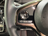 ステアリングにオーディオ操作スイッチが付いています。オーディオ画面に直接タッチしなくても操作が出来ますので、運転に集中できます。