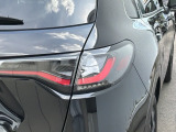 特徴的なデザインで後方からの確認しやすいLEDリアコンビネーションランプ