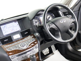 ★使いやすさや安全性を追求したステアリング周り!高級車ゆえにスイッチ類が多いのも特徴ですね!考え尽くされた配置ですぐに使いこなす事が出来ますのでご安心下さい!是非、体感してみて下さい!!