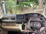 フロントガラスが大きく、ワイドな視界で運転もしやすくなるように、設計されています。