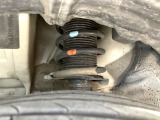 お車を安心してお乗りいただく為には、足回りの定期点検が欠かせません。サービスサポート(有償保証)では無料点検もご提供しており、安心のカーライフをお過ごしいただけるサポート体制が整っています。