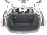 ラゲージスペースだって広々です!車種によっては床下収納やシートの折り畳み、またシートを動かして更にお荷物積めちゃいます♪